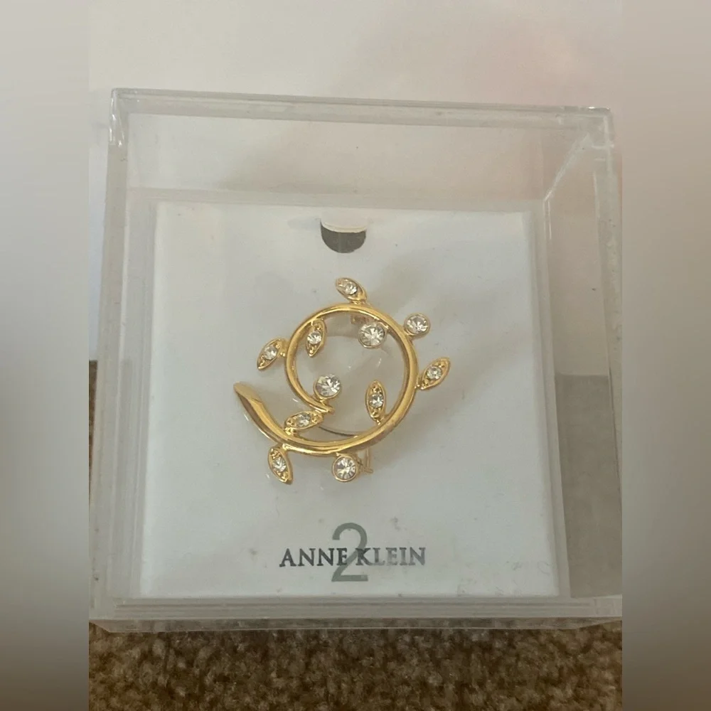 Anne Klein Brooch Pin vintage signed AK Gold Tone Swirl Leaf Branch Rhinestones